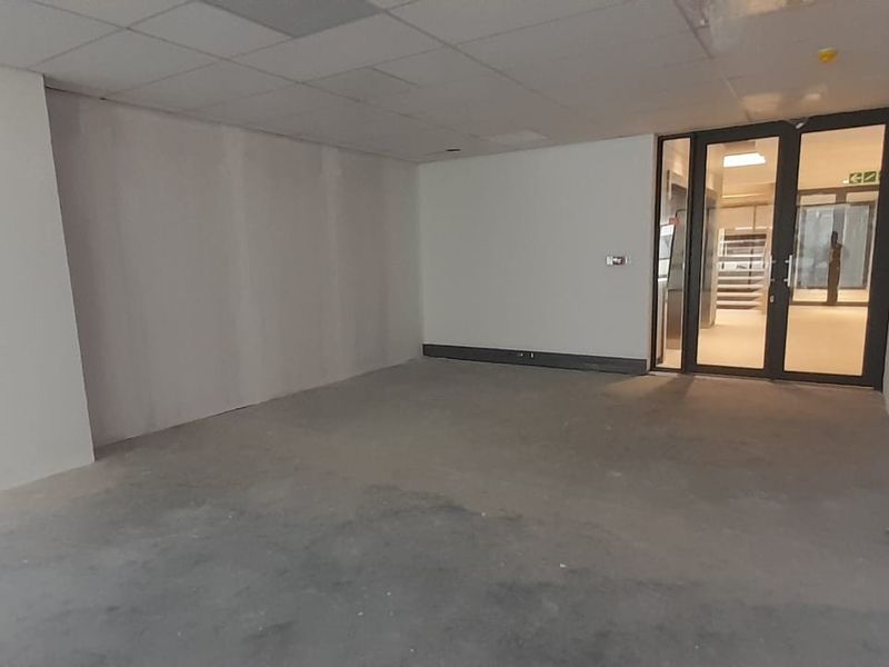 First Floor White Box Office Ready for a Custom Fit Out, Hertford Office Park - Photo 5