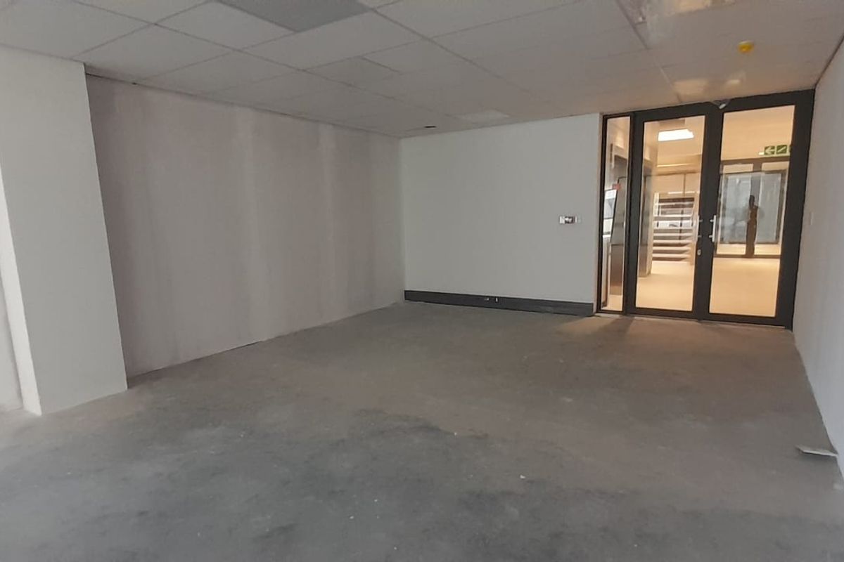 First Floor White Box Office Ready for a Custom Fit Out, Hertford Office Park - Photo 5