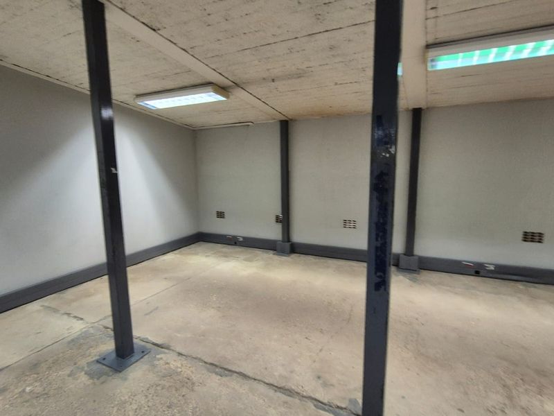 Freestanding Industrial Warehouse, Excellent Truck Access, Hermanstad - Photo 9