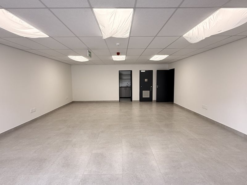Premium Industrial Facility in Samrand’s High-Demand Logistics Corridor - Photo 3