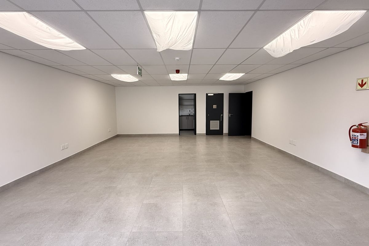 Premium Industrial Facility in Samrand’s High-Demand Logistics Corridor - Photo 3