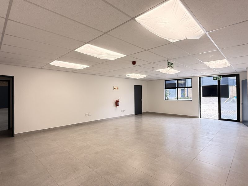 Premium Industrial Facility in Samrand’s High-Demand Logistics Corridor - Photo 5