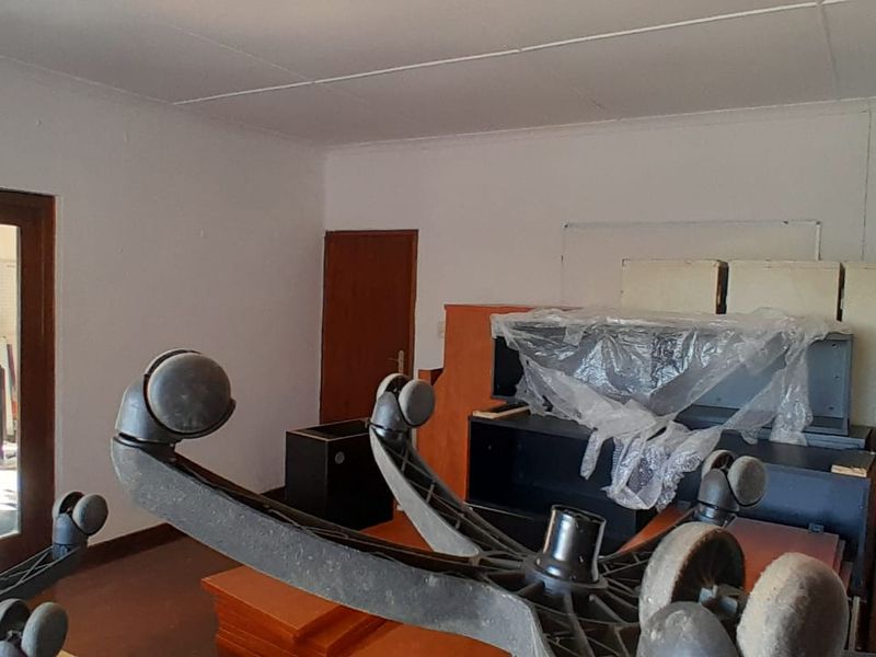 Commercial Property To Let - Mthatha Central - Photo 9