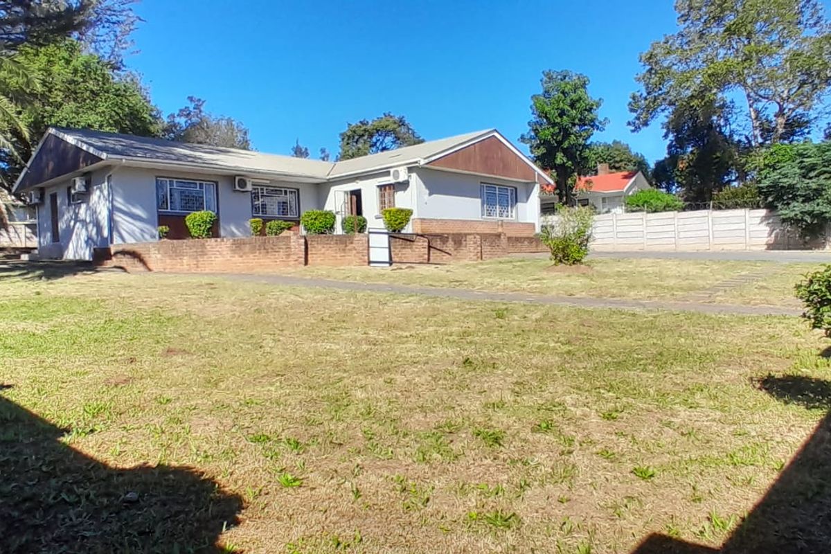 Commercial Property To Let - Mthatha Central - Photo 3