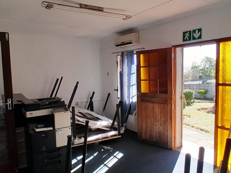 Commercial Property To Let - Mthatha Central - Photo 6