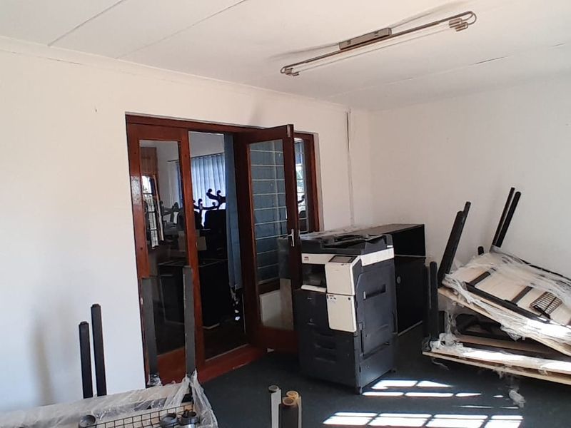 Commercial Property To Let - Mthatha Central - Photo 7
