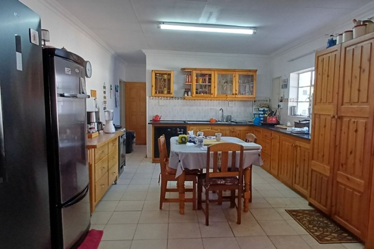 Smallholding Close to Bela-Bela – Workshop Potential & Off-Grid Living - Photo 4