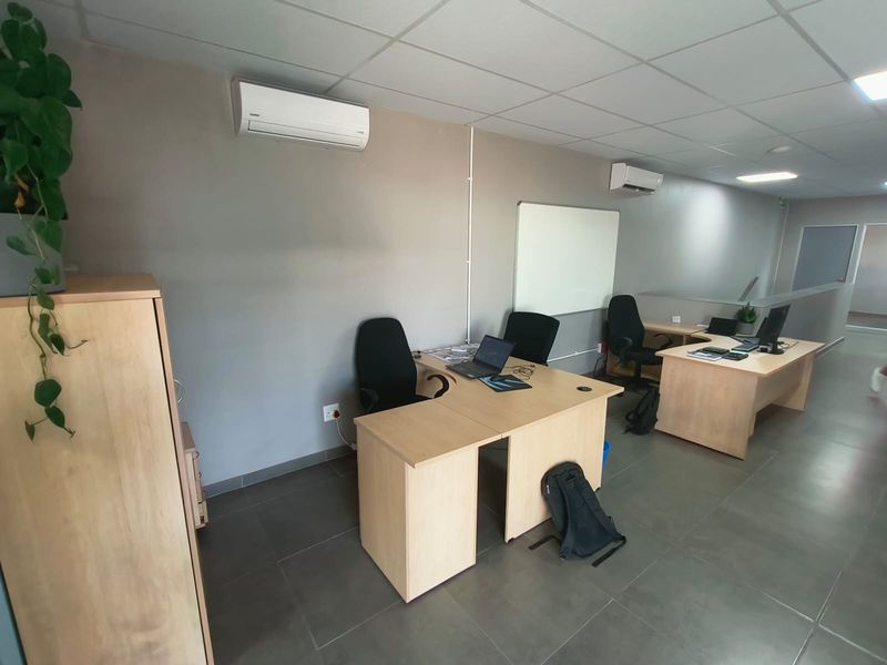 840m2 Warehouse To Let In Limeroc Business Park | Knopjeslaagte | Centurion - Photo 10