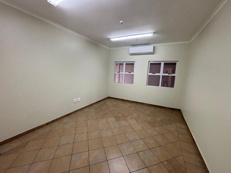 2191sqm Warehouse to let in Hammarsdale for R85000-00 per month plus Vat - Photo 10