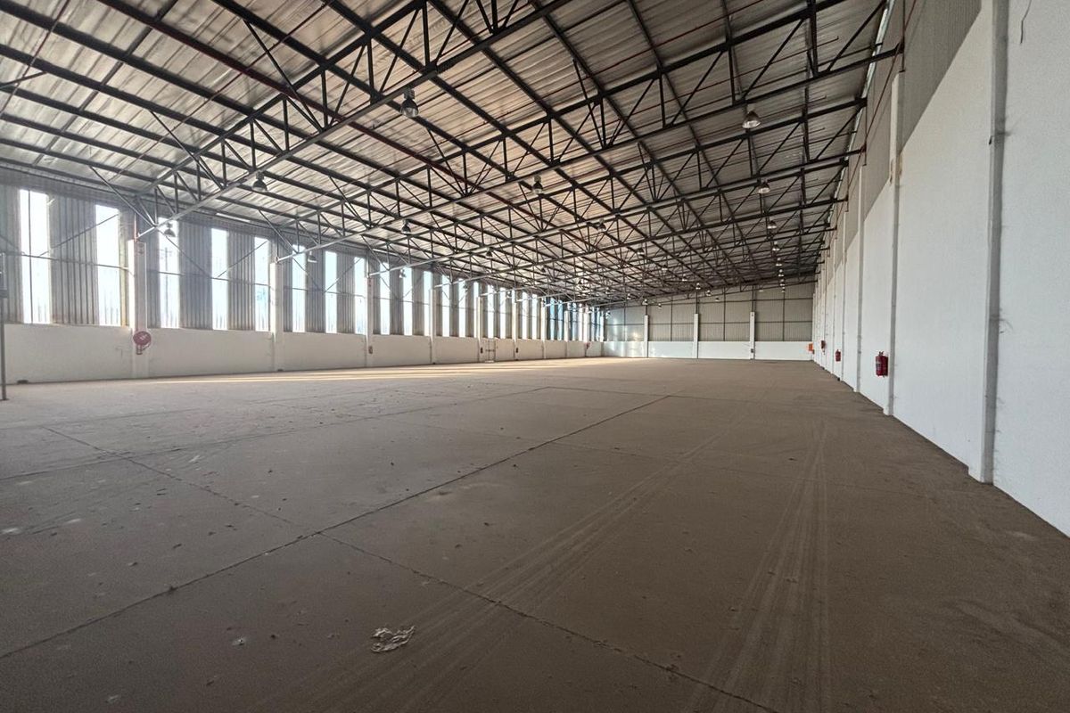 2191sqm Warehouse to let in Hammarsdale for R85000-00 per month plus Vat - Photo 3