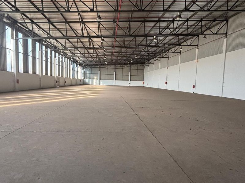 2191sqm Warehouse to let in Hammarsdale for R85000-00 per month plus Vat - Photo 2