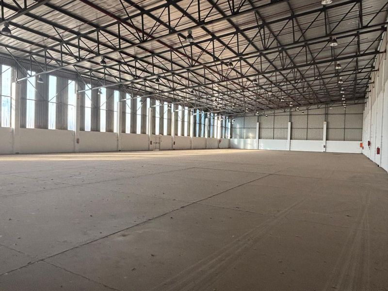 2191sqm Warehouse to let in Hammarsdale for R85000-00 per month plus Vat - Photo 4