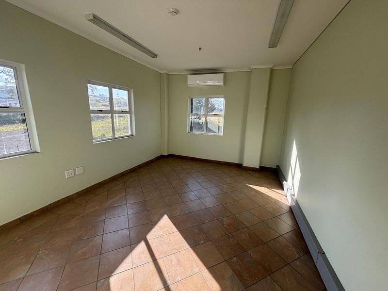 2191sqm Warehouse for sale in Hammarsdale for R7 000 000-00 plus Vat - Photo 9