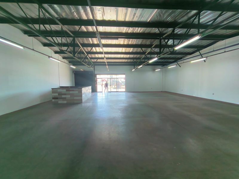 257m2 Showroom / Retail Space To Let On South Street, Centurion - Photo 9