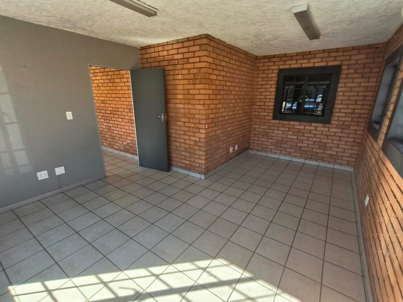 Mini Warehouse To Let in Hennopspark, Centurion - Photo 6