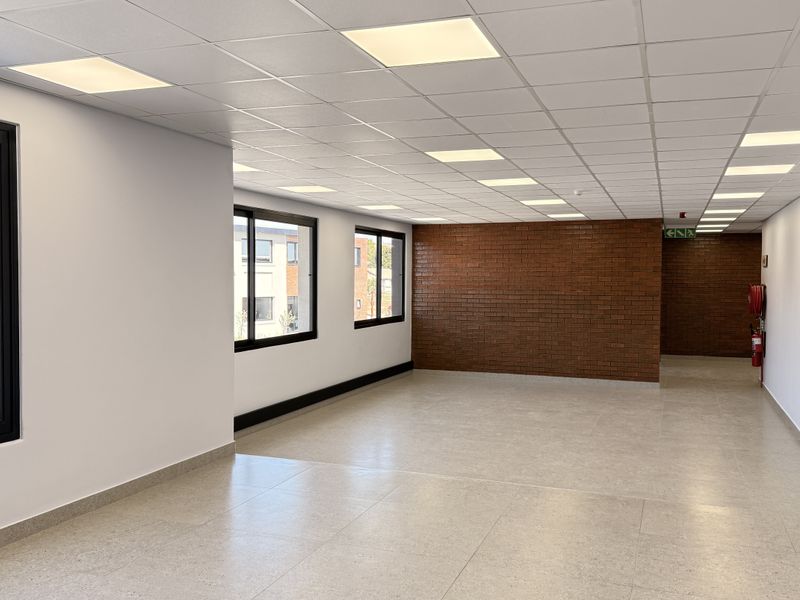 High-Spec 1,057m2 Industrial Warehouse in Prime Samrand Industrial Park - Photo 9