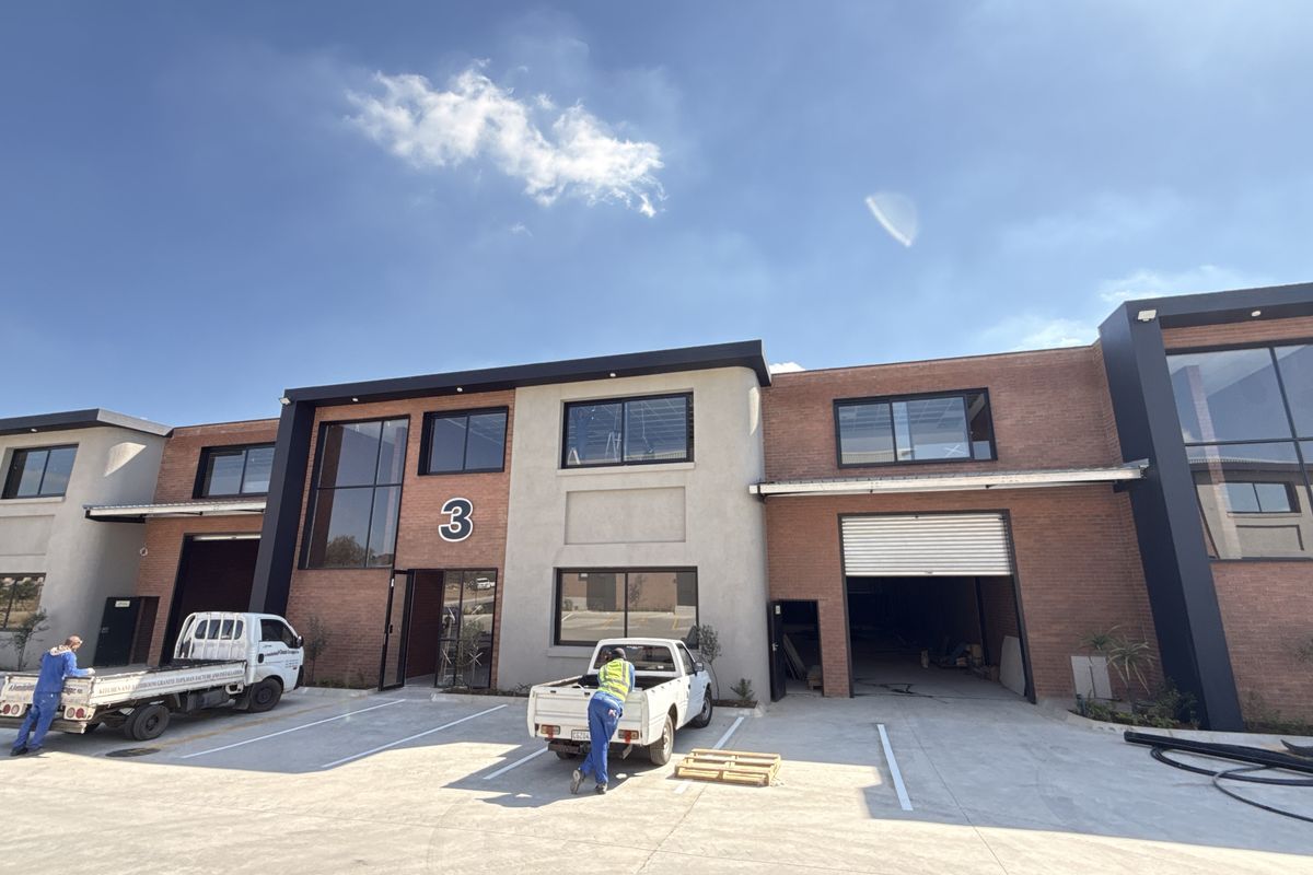High-Spec 1,057m2 Industrial Warehouse in Prime Samrand Industrial Park - Photo 2