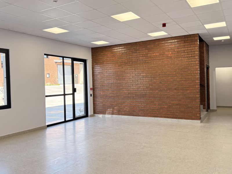 High-Spec 1,057m2 Industrial Warehouse in Prime Samrand Industrial Park - Photo 3