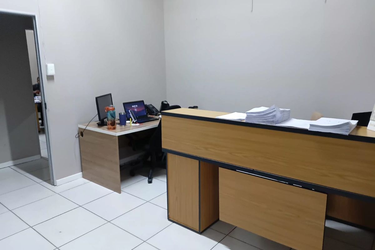 Spacious offices to rent in George - Photo 2