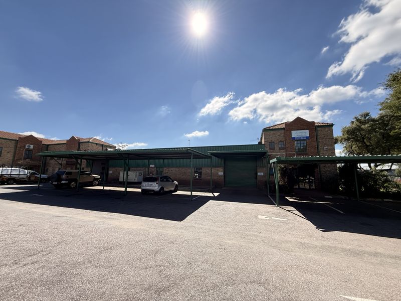 HIGH-EXPOSURE 621m2 INDUSTRIAL FACILITY TO LET IN SECURE GATEWAY INDUSTRIAL PARK - Photo 1