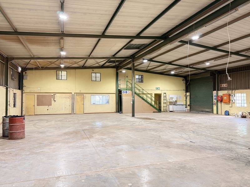 HIGH-EXPOSURE 621m2 INDUSTRIAL FACILITY TO LET IN SECURE GATEWAY INDUSTRIAL PARK - Photo 10