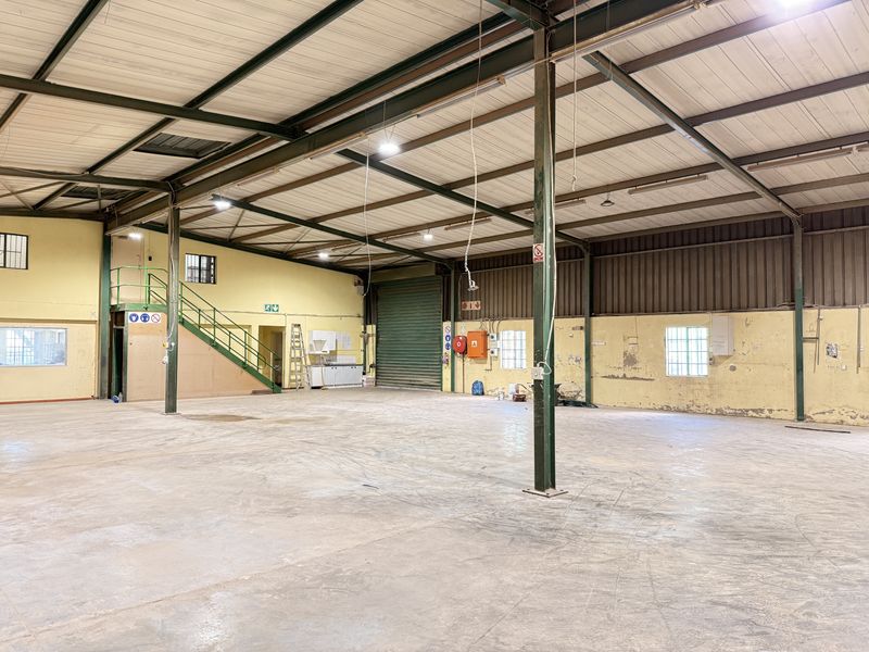 HIGH-EXPOSURE 621m2 INDUSTRIAL FACILITY TO LET IN SECURE GATEWAY INDUSTRIAL PARK - Photo 9