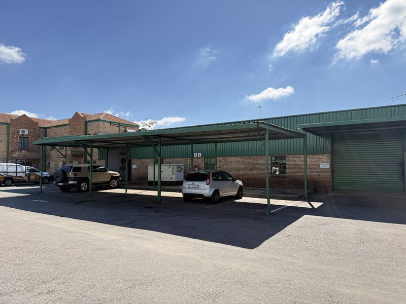 HIGH-EXPOSURE 621m2 INDUSTRIAL FACILITY TO LET IN SECURE GATEWAY INDUSTRIAL PARK - Photo 4