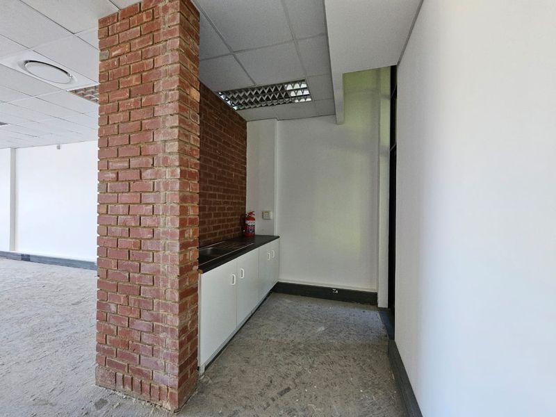 TO LET | Boutique Retail / Creative Office Space | Waterkloof Rand Centre | ±96 m2 + Private Balcony - Photo 6