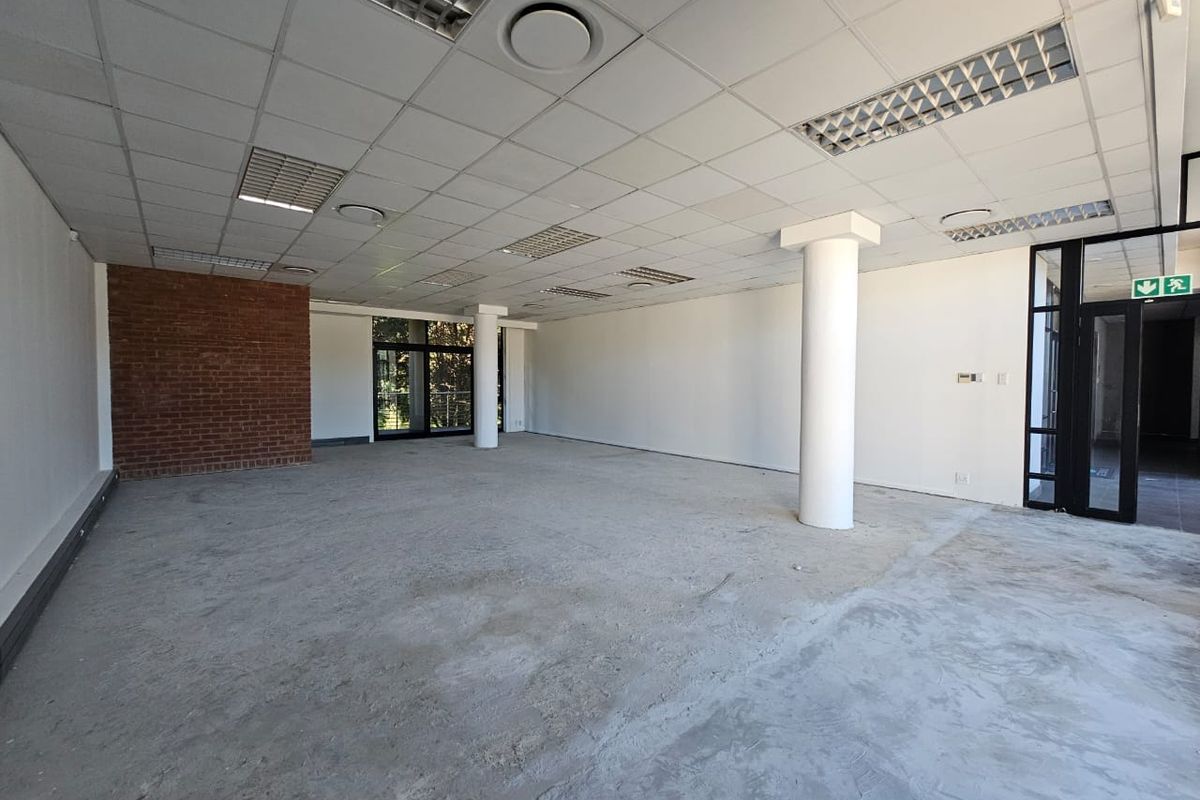 TO LET | Boutique Retail / Creative Office Space | Waterkloof Rand Centre | ±96 m2 + Private Balcony - Photo 3