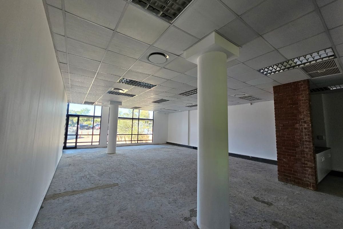 TO LET | Boutique Retail / Creative Office Space | Waterkloof Rand Centre | ±96 m2 + Private Balcony - Photo 5