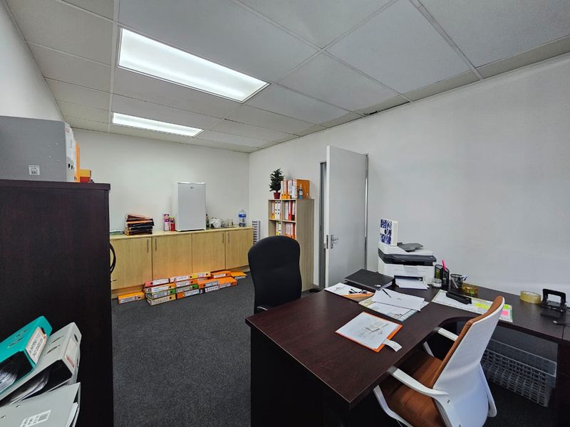 TO LET | ±74 m2 Professional Office Suite | Waterkloof Area | Available by Arrangement - Photo 9
