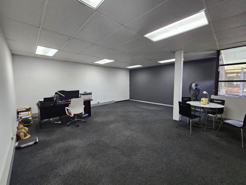 TO LET | ±74 m2 Professional Office Suite | Waterkloof Area | Available by Arrangement - Photo 5