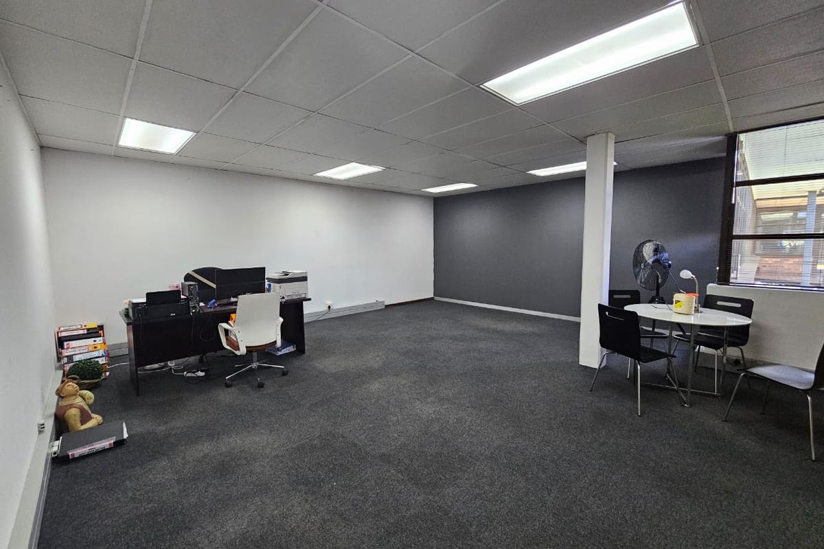 TO LET | ±74 m2 Professional Office Suite | Waterkloof Area | Available by Arrangement - Photo 5