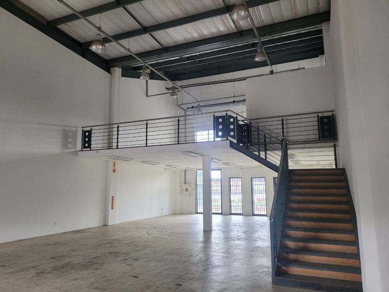 197m2 Warehouse and Office - Photo 9