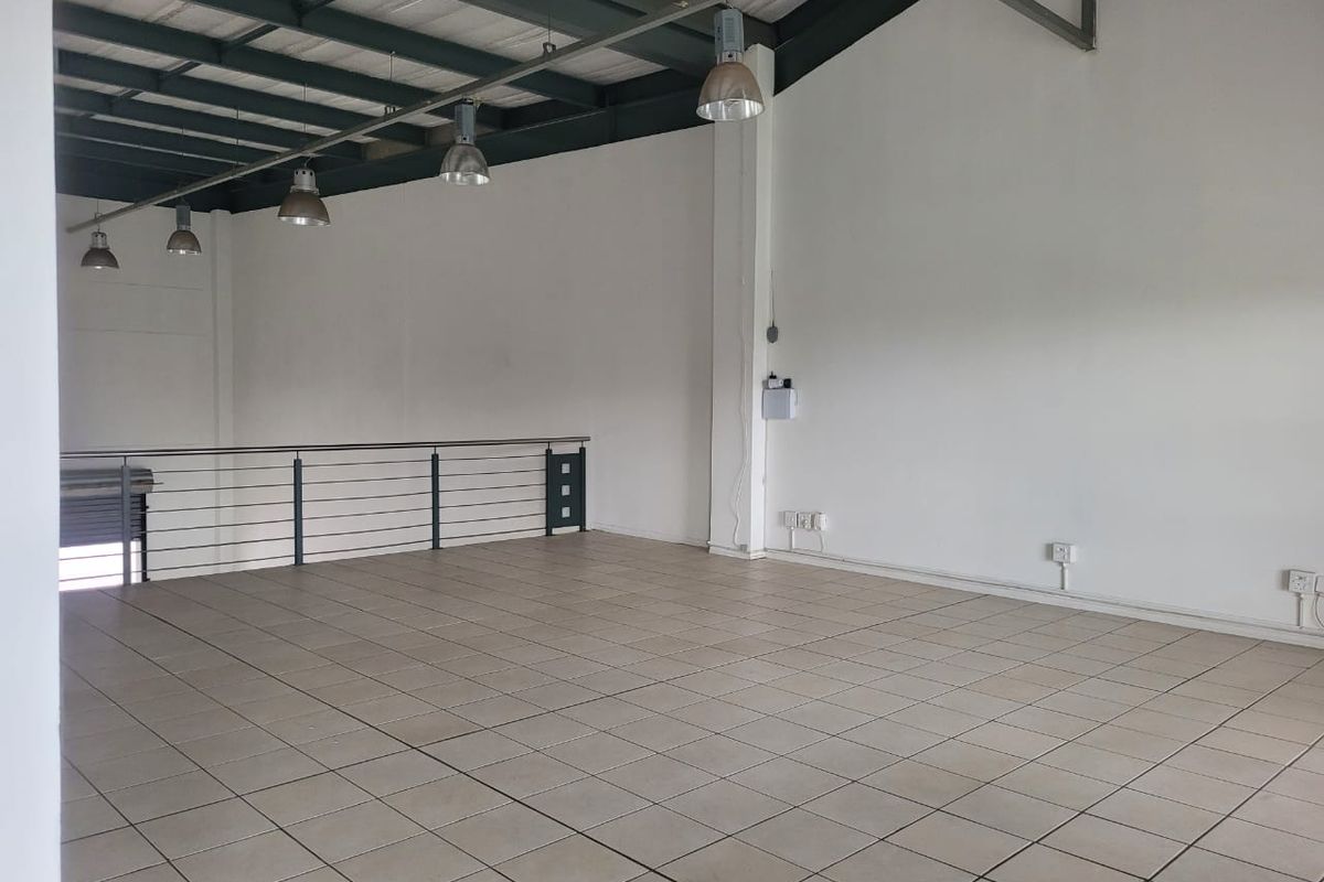 197m2 Warehouse and Office - Photo 5