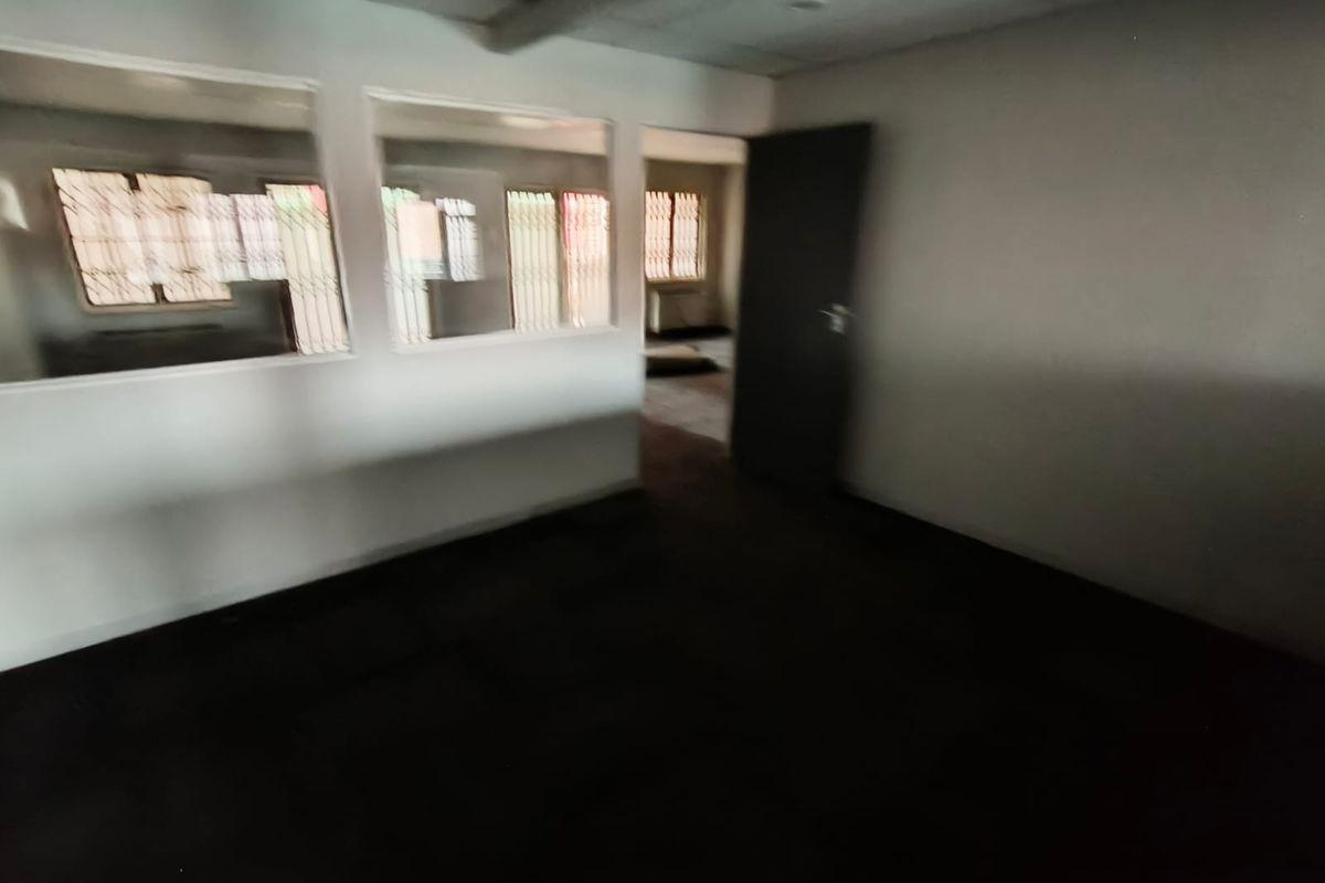 Office Space to Rent in Highveld, Centurion – 100m2 Commercial Property with Backup Power - Photo 4