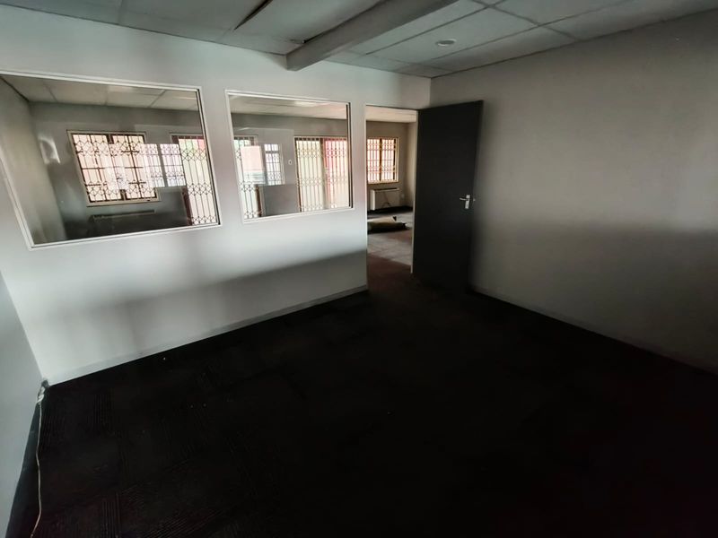 Office Space to Rent in Highveld, Centurion – 100m2 Commercial Property with Backup Power - Photo 5