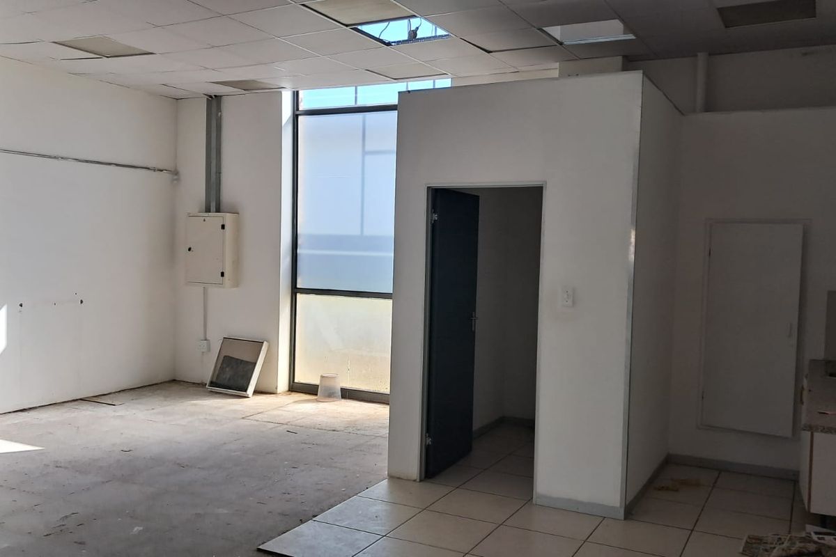 132m2 Office and workshop space - Photo 4