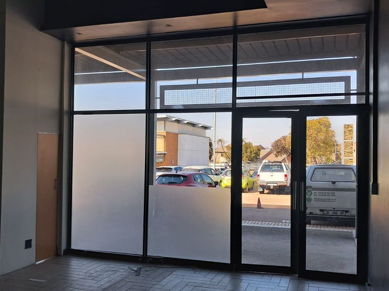 132m2 Office and workshop space - Photo 2