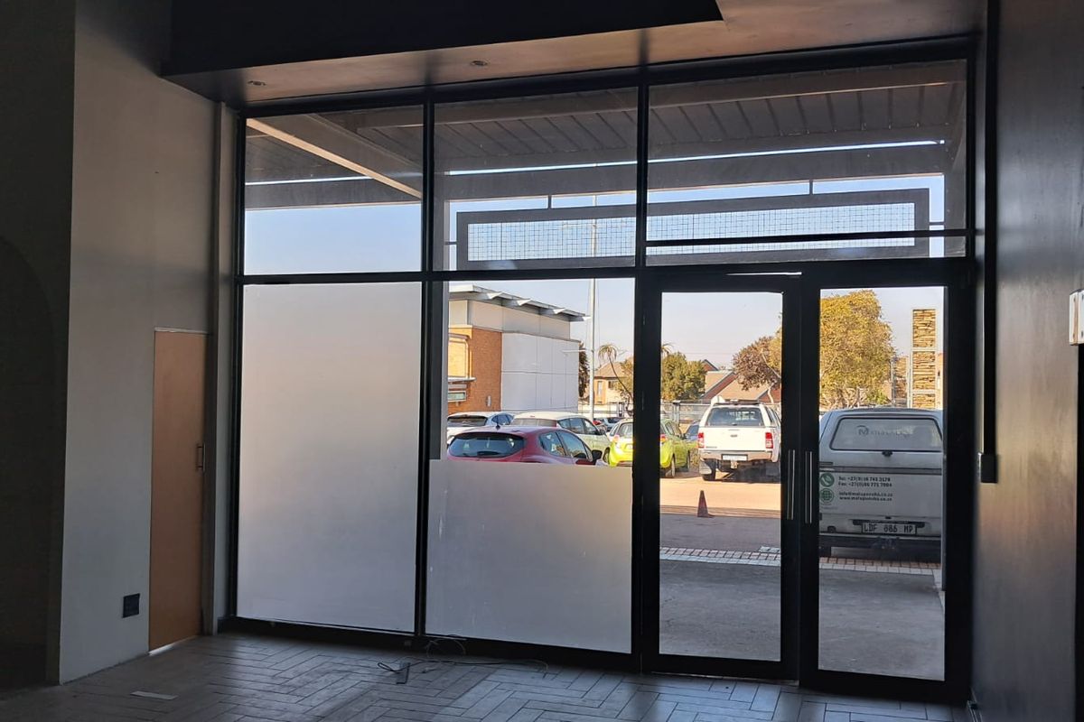 132m2 Office and workshop space - Photo 2