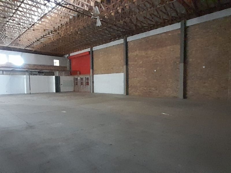Landmark Corporate Warehouse Headquarters For Sale in Waterfall Office Park, Midrand - Photo 7