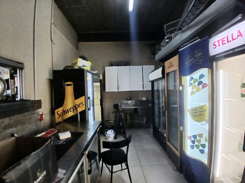 Where Great Food Meets Great Location - Photo 8