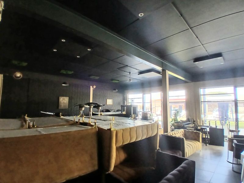Where Great Food Meets Great Location - Photo 10