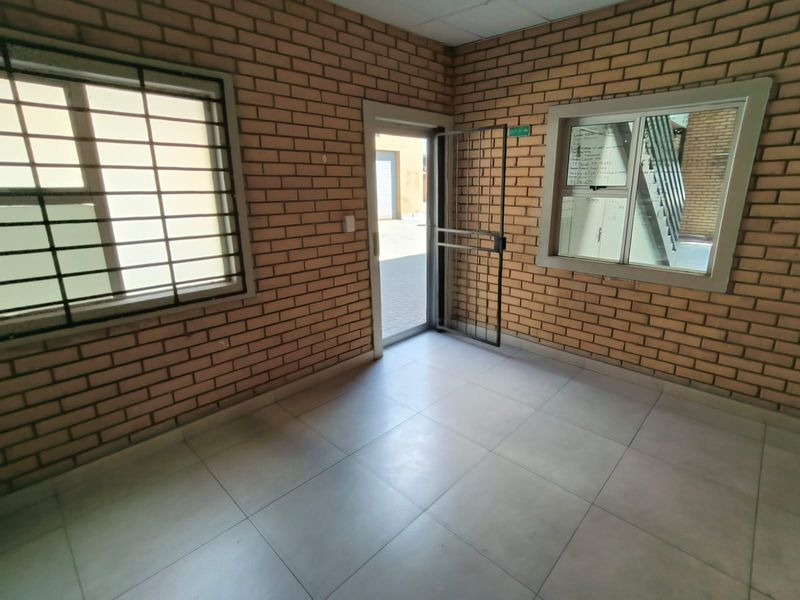 300m2 Industrial Property To Let in Sunderland Ridge | Westhills Business Estate2 - Photo 5