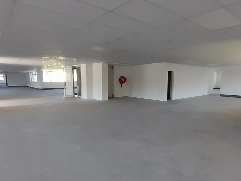 Prestigious Freestanding 3,949m2 Corporate Office Building To Let in Waterfall Office Park, Midrand - Photo 5