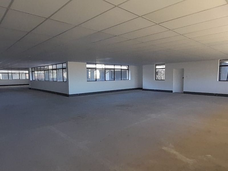 Prestigious Freestanding 3,949m2 Corporate Office Building To Let in Waterfall Office Park, Midrand - Photo 3