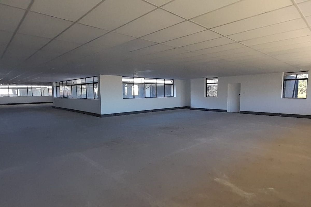 Prestigious Freestanding 3,949m2 Corporate Office Building To Let in Waterfall Office Park, Midrand - Photo 3