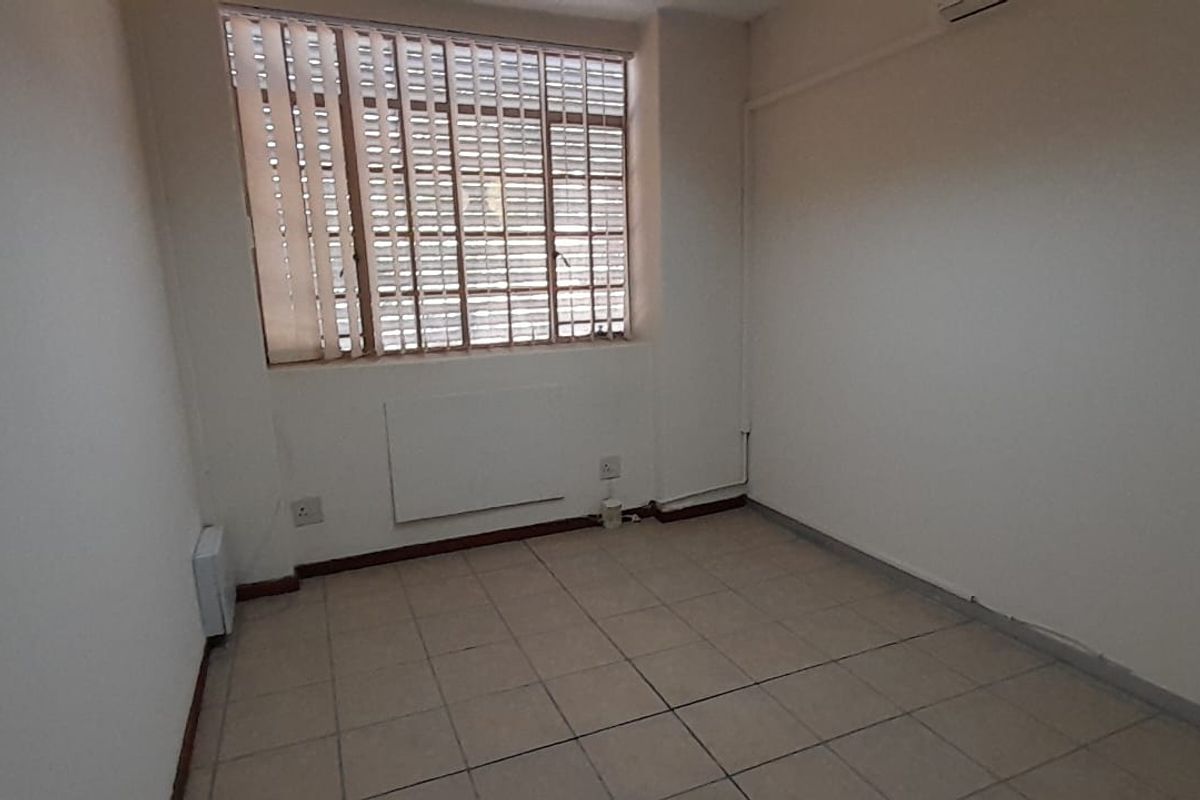Well Positioned Office Space with a Practical Multi Office Layout, Wapadrand - Photo 3