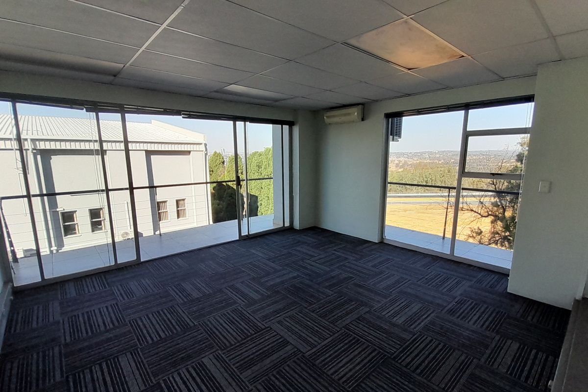 Professional 365m2 Office Space with Kyalami Circuit Views - Photo 5