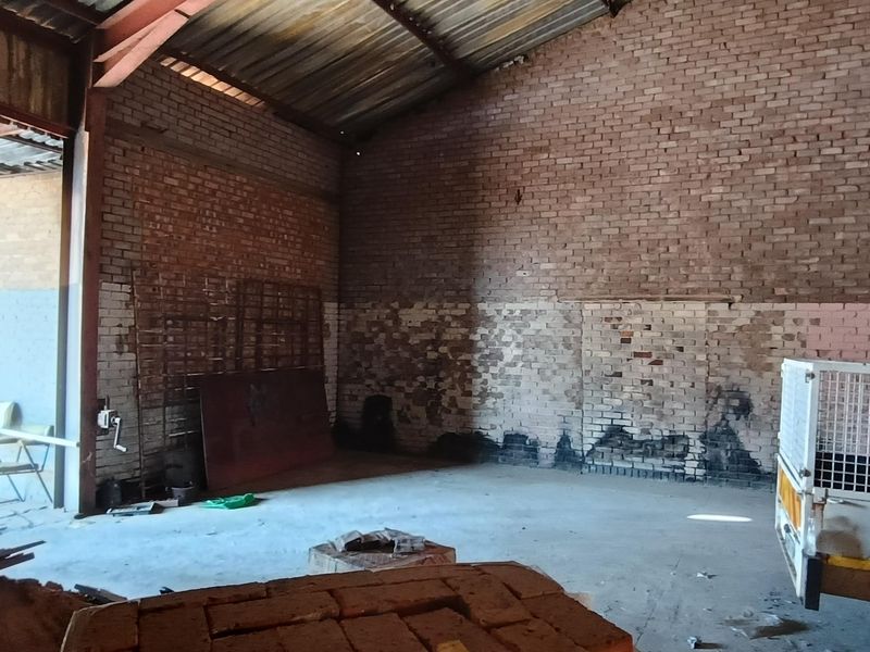Warehouse to let - Photo 2